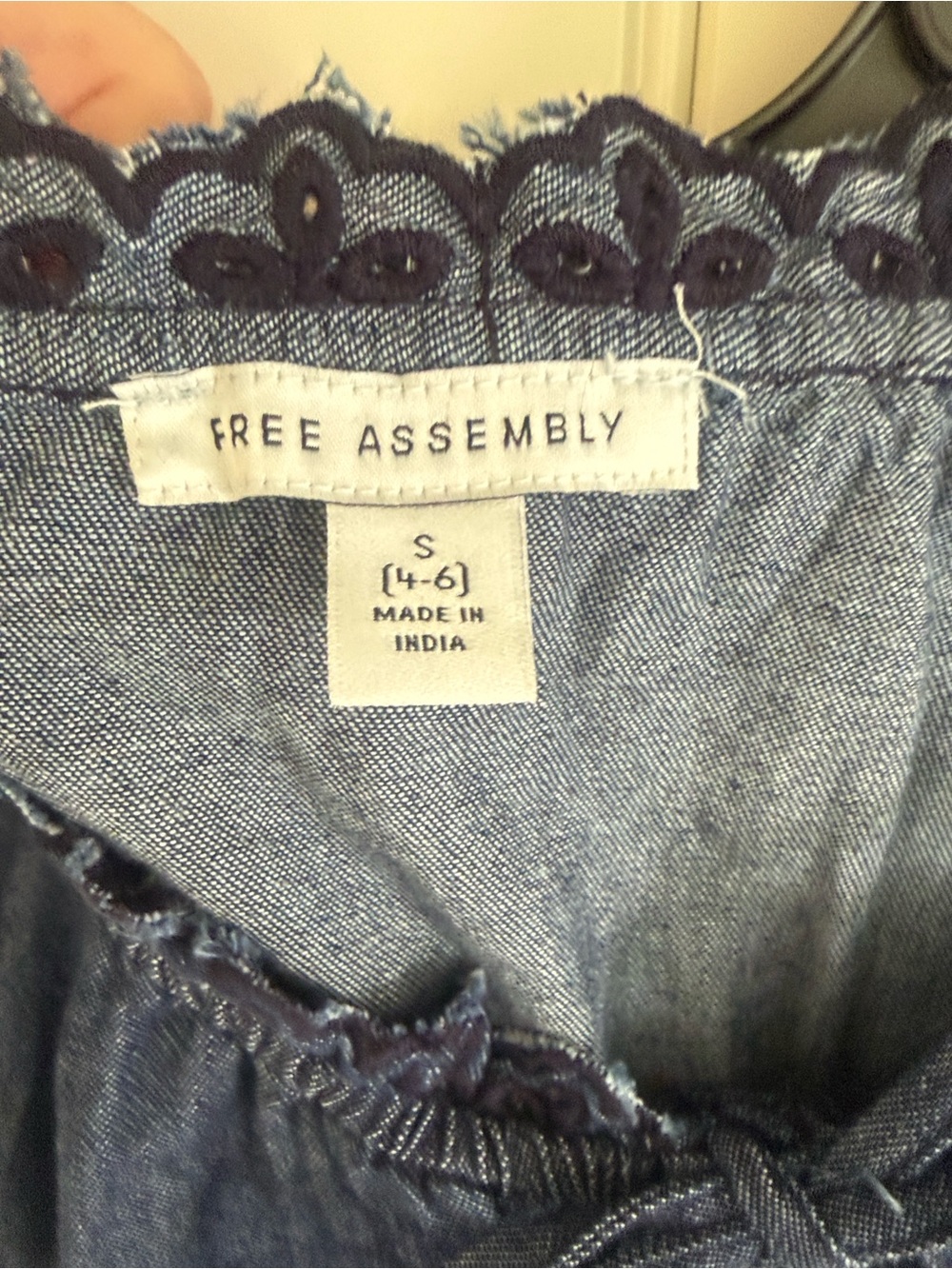 Free Assembly Embroidered Chambray crop top dark wash small NWT - Picture 3 of 5